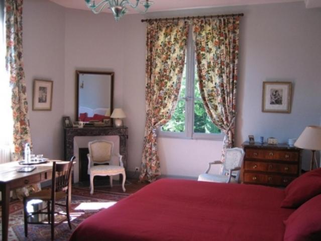 Bed and Breakfast Les Longchamps Neuillé Exterior foto